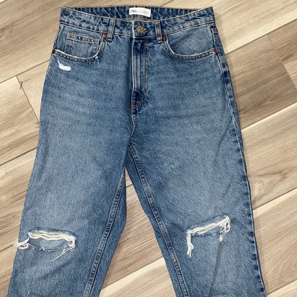 Zara | Distressed straight leg jeans - Picture 2 of 5